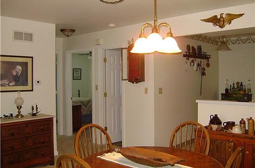4th image of 501 Redmont Pl