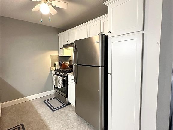 5th image of 3 Greenbriar Dr APT 204