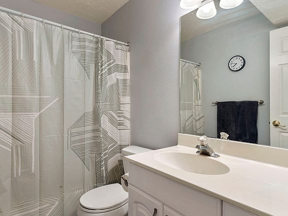 5th image of 1206 E Waterside Cv APT 22