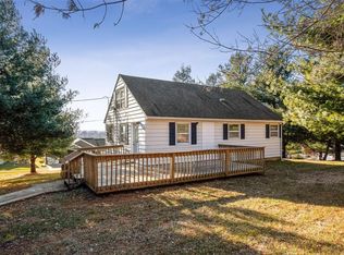 3514 Todd Hills Rd, Cedar Rapids, IA 52411