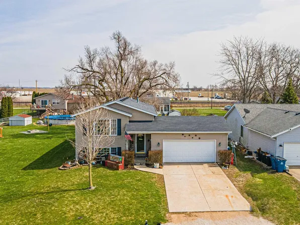 802 NE 2nd St, Atlanta, IL 61723