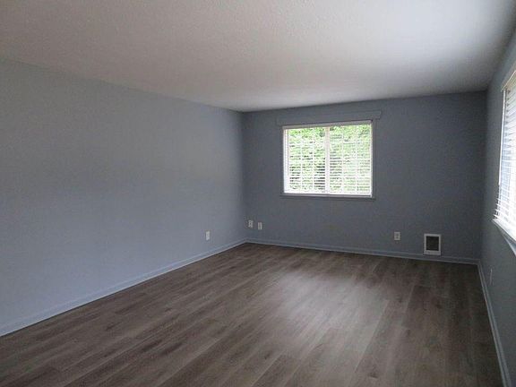 5th image of 3507 College St SE