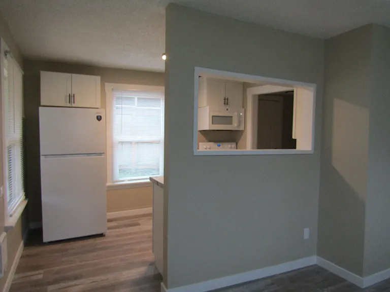 8818 Edgewater Dr SW — Photo 4
