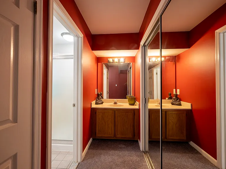 8031 Green Valley Ln — Photo 26
