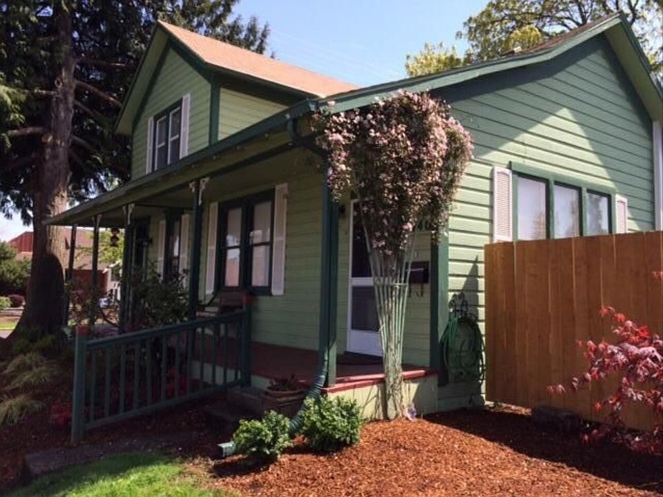 2nd image of 1046 NE 2nd St