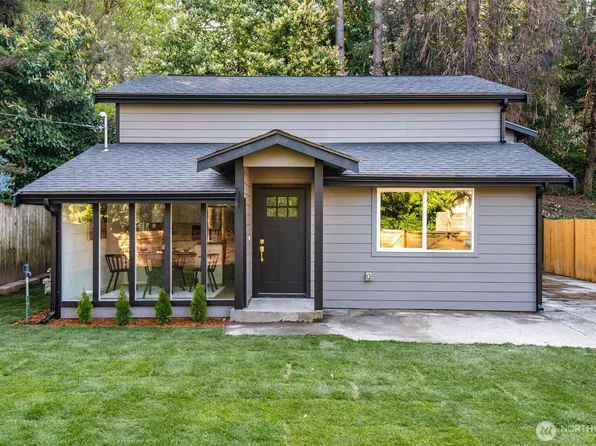 3718 W Arsenal Way, Bremerton, WA 98312