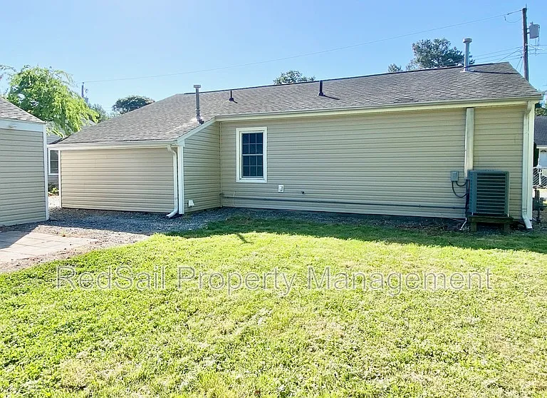 109 Peachtree Ln — Photo 21