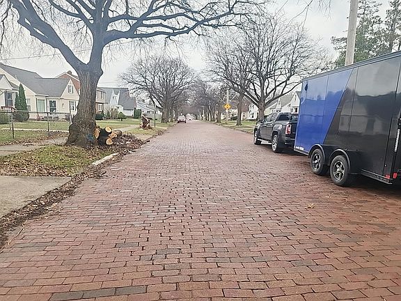 5th image of 16206 Cloverside Ave