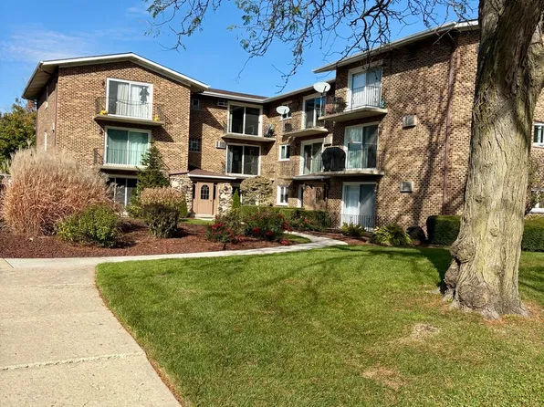 9040 W 140th St APT 2C, Orland Park, IL 60462