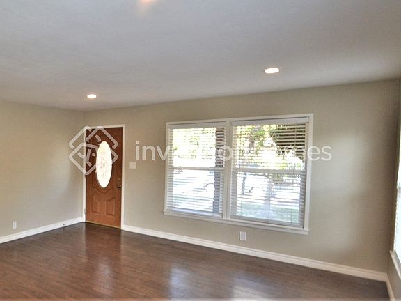 3rd image of 9337 San Carlos Ave
