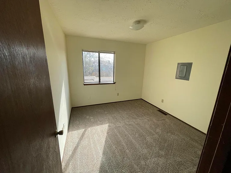 11400 Prospect Ave NE #B — Photo 9