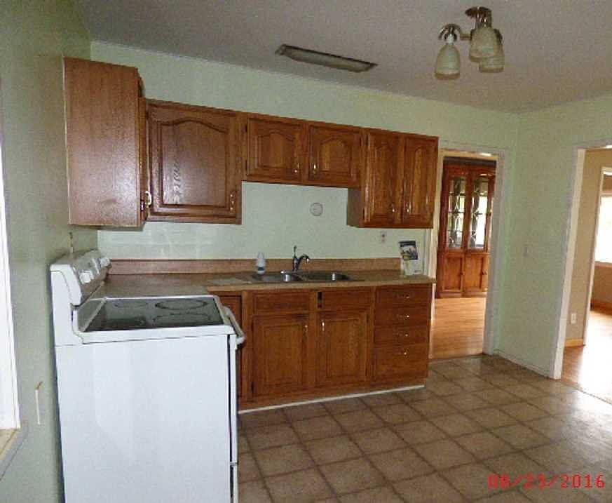 1st image of 14 Greentree Dr S