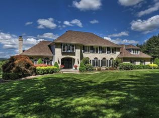 9 Balbrook Dr, Mendham, NJ 07945