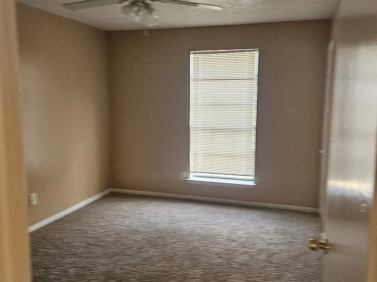 5514 Fairview Forest Dr — Photo 2