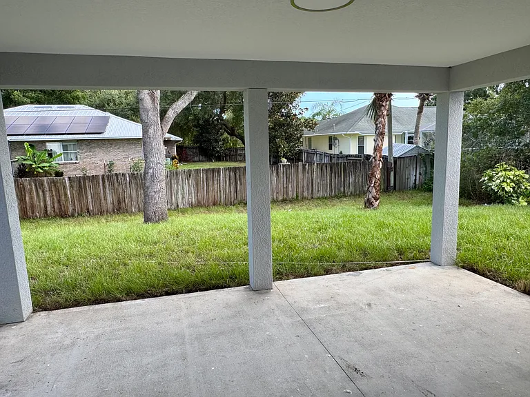 737 Rolling Hill Dr — Photo 9