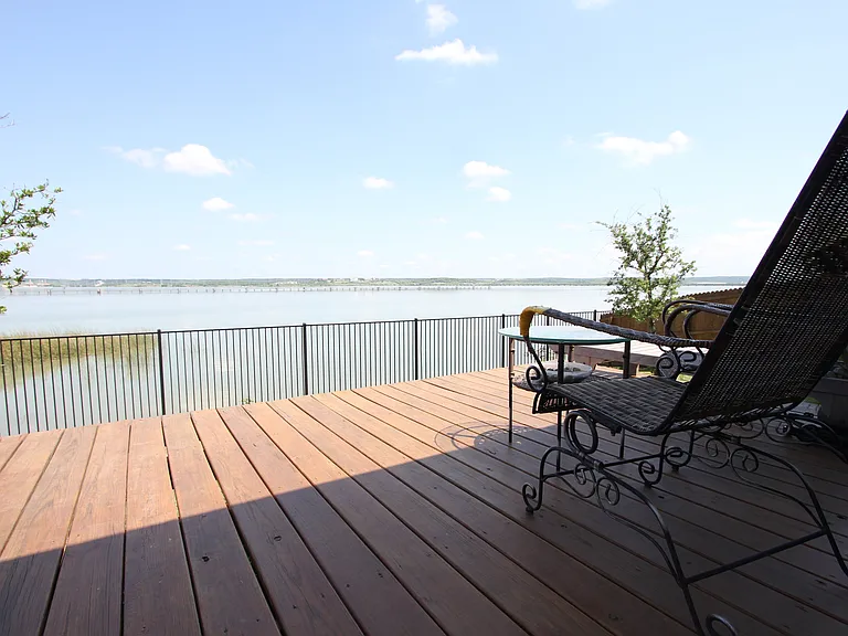 1810 Bayfront Dr — Photo 10