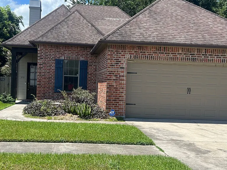 303 Annabelle Ln — Photo 1