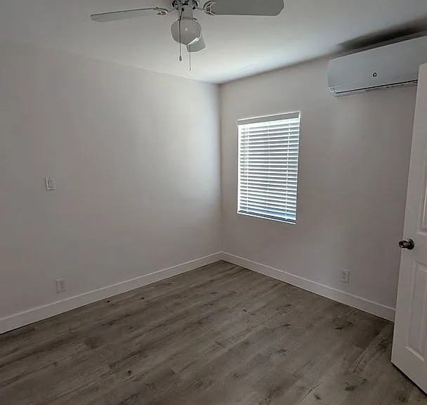 275 Dahlia Ave — Photo 5