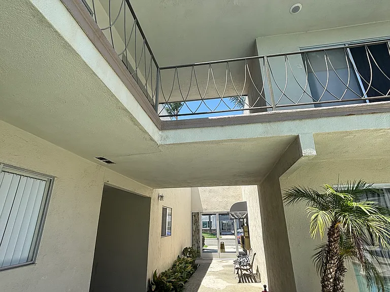 21006 Reynolds Dr #7 — Photo 2