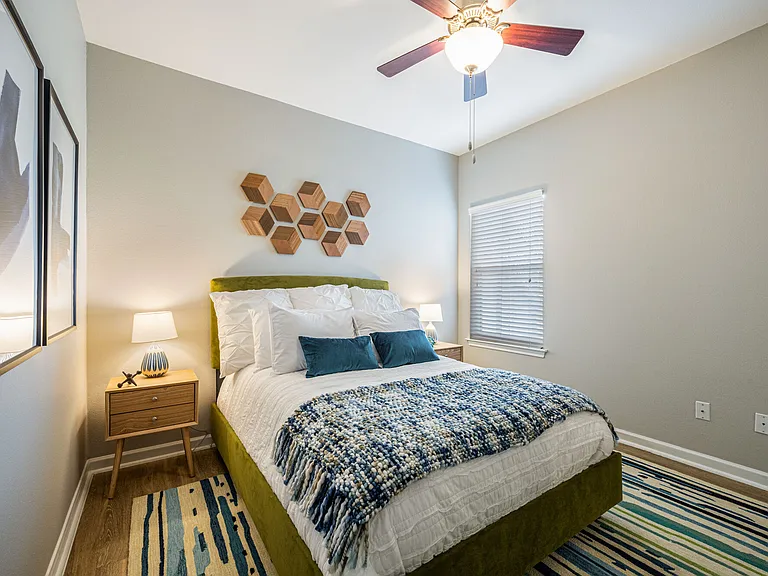 Baypoint Apartments — Photo 96