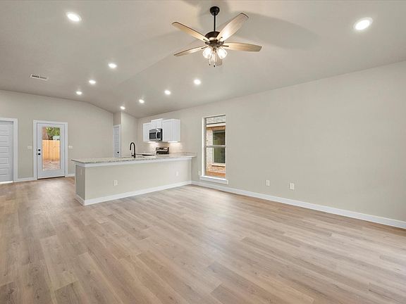 3rd image of 2722 Turner Ave