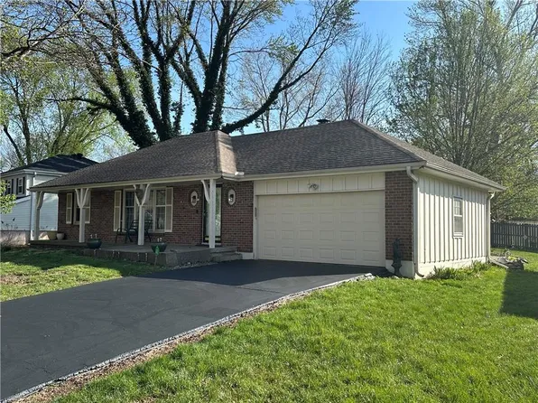 18719 Gateway Dr, Independence, MO 64057