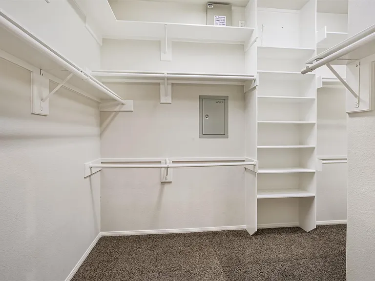 15810 Cypress Hall Dr — Photo 30