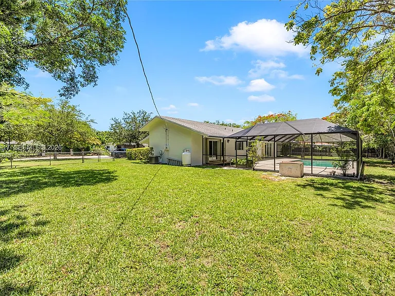 13100 SW 81st Ave — Photo 32