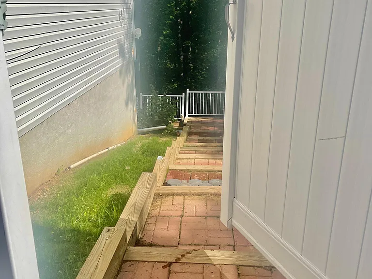 Preakness Dr — Photo 37