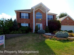 735 Jacobs Crossing Dr, Saint Charles, MO
