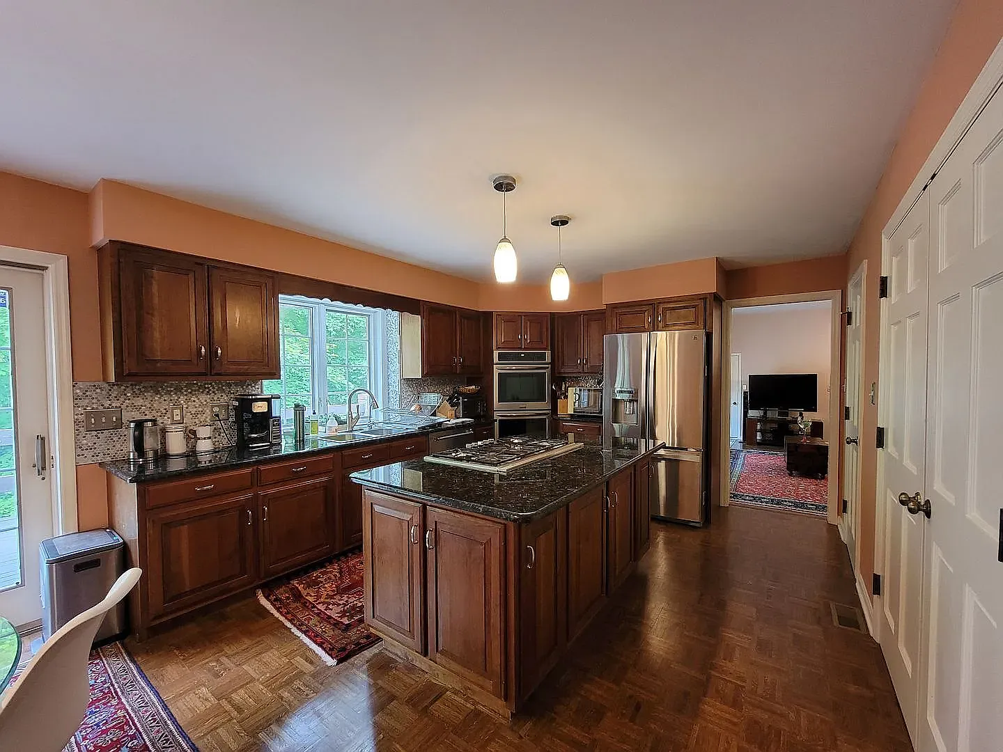 3 bed, 3720 sqft, $3,500 — Photo 4