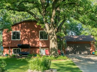 470 Beverly St, Robins, IA 52328