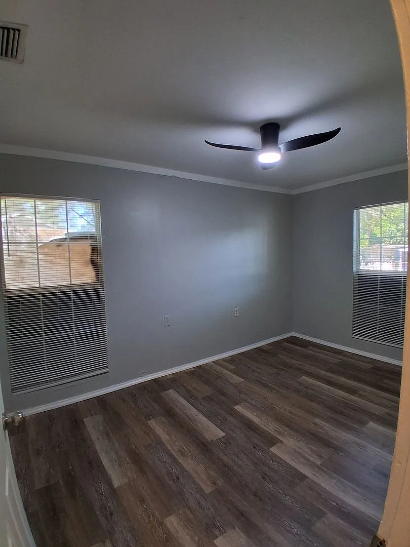Newly renovated 3bed/2bath home in plant high district — Photo 2