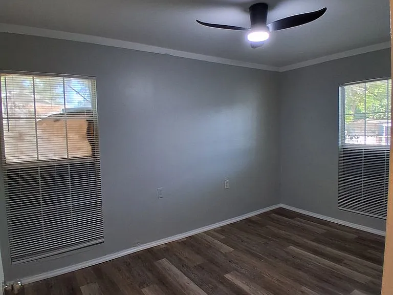 506 N Macdill Ave — Photo 2