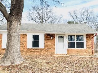 2005 Lynn St, Cahokia, IL 62206