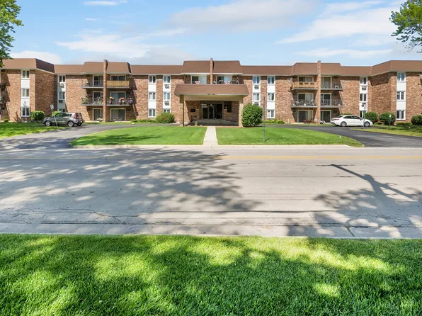 850 S Lorraine Rd APT 2M, Wheaton, IL 60189