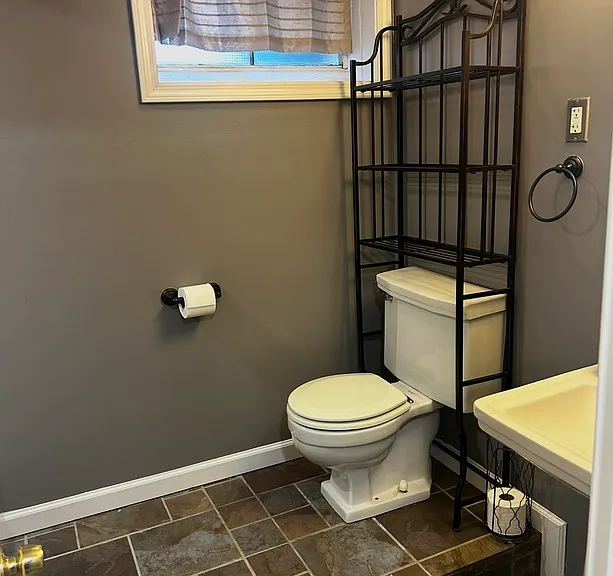 2421 Clarendon Ave — Photo 18
