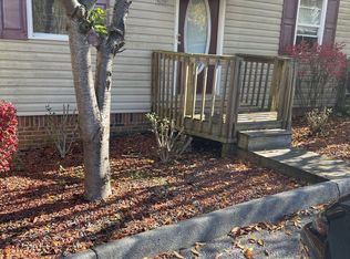 198 Gray Station Rd, Johnson City, TN 37615