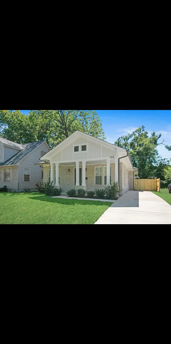 Building Photo - 1595 Netherwood Ave