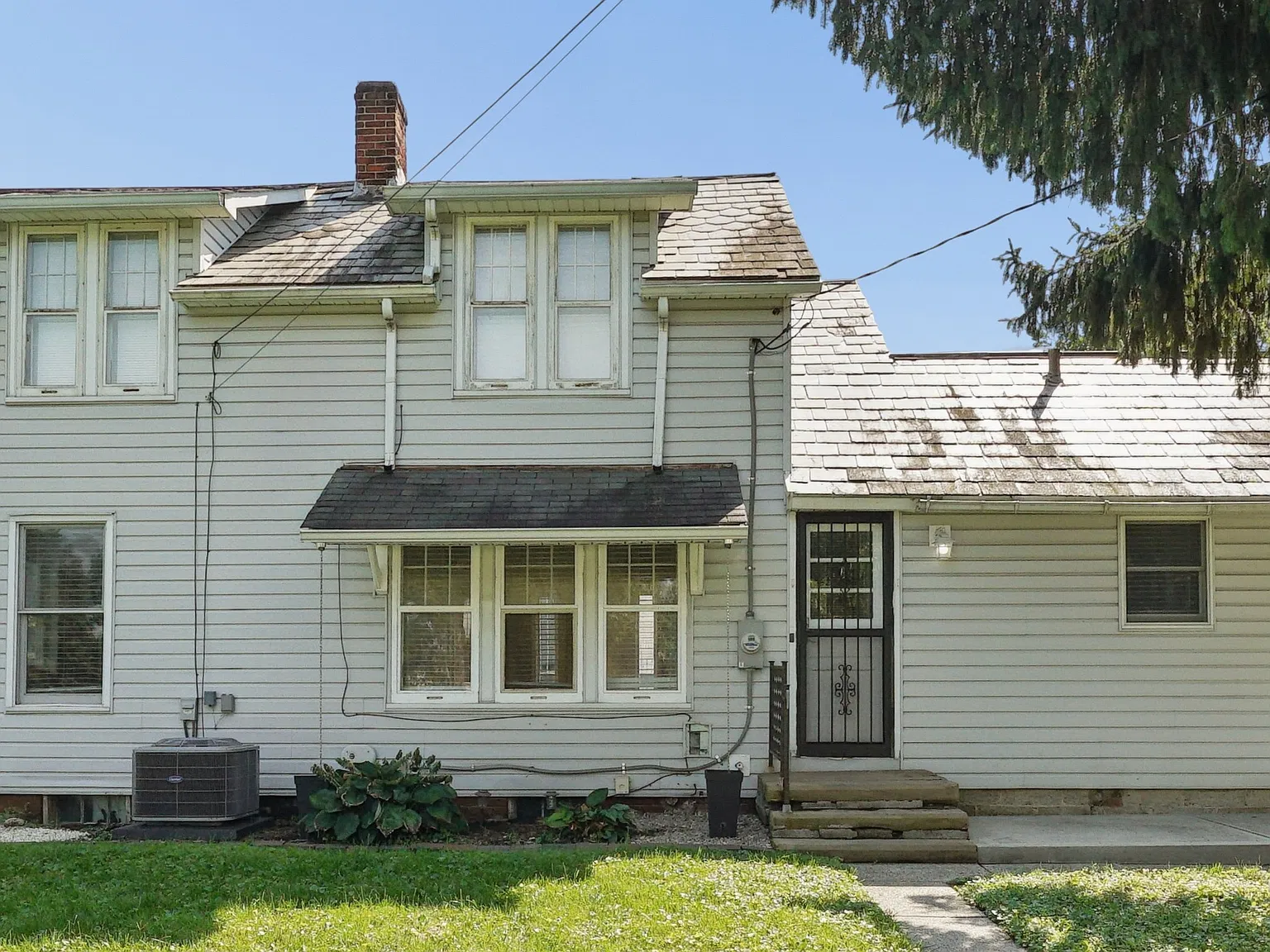 3 bed, 1.5 bath, 1443 sqft, $1,800 — Photo 3