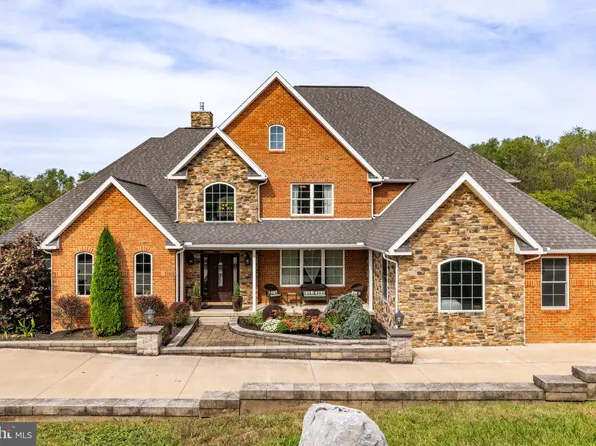 163 Whispering Ln, Montoursville, PA 17754