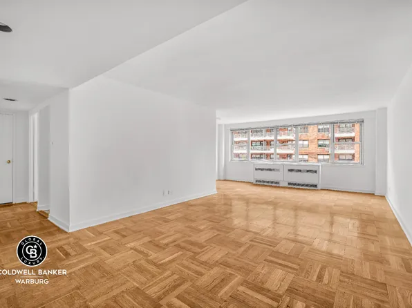 233 East 70th Street image 2 of 7