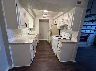 11120 Stratford Dr APT 216, Oklahoma City, OK 73120