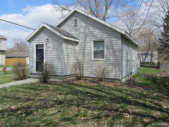 2nd image of 19396 Poinciana St