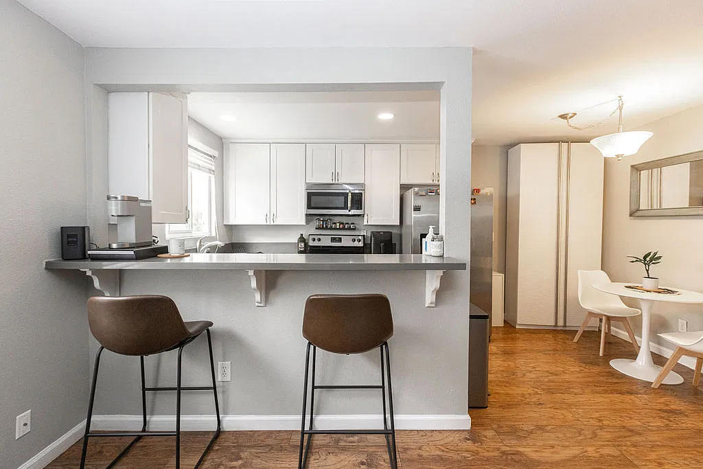 4070 Wabash Ave — Photo 4