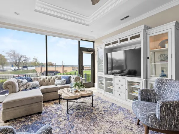 101 Broad STREET #104, Lake Geneva, WI 53147