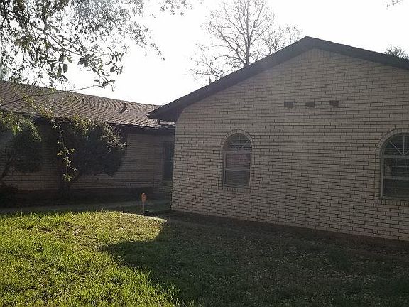2nd image of 919 Kiowa Dr