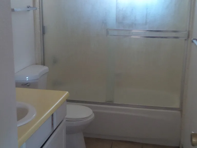 500 E Date St #8 — Photo 4