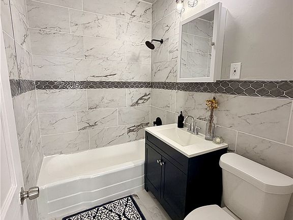3rd image of 73 Inter Park Ave