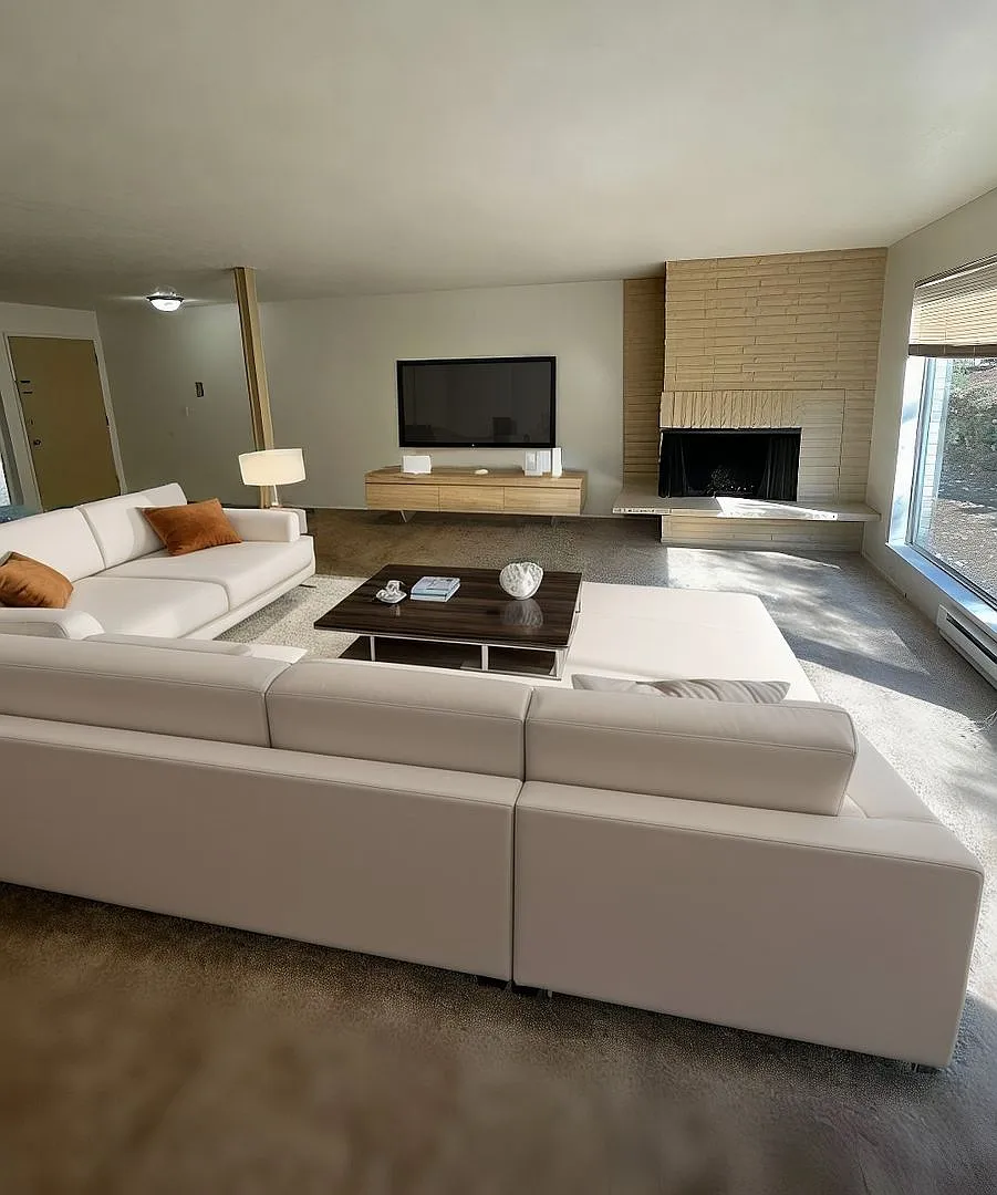 1/2 Off First Full Month! Lower Level 2 Bedroom 1 Bathroom Apartment in Tacoma — Photo 3